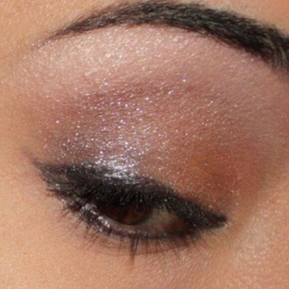 MAC Duo Chrome "Bougie" Paint Pot  - Picture 8 of 13